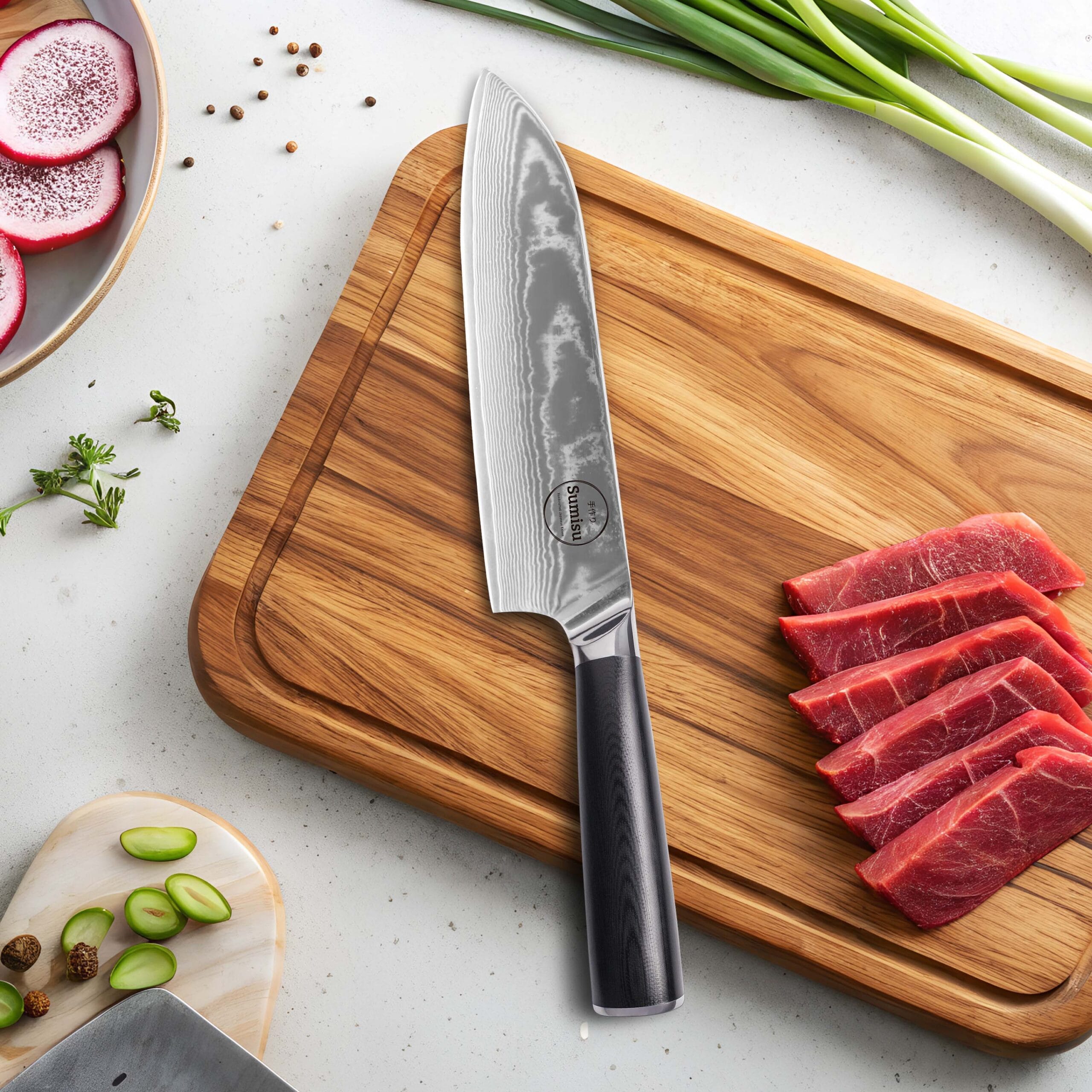 Sumisu Knives Santoku Black auf Schneidebrett